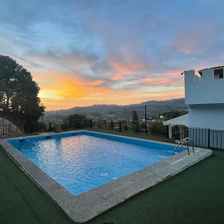 Noviembre La Iruela Villa Luaran gambar